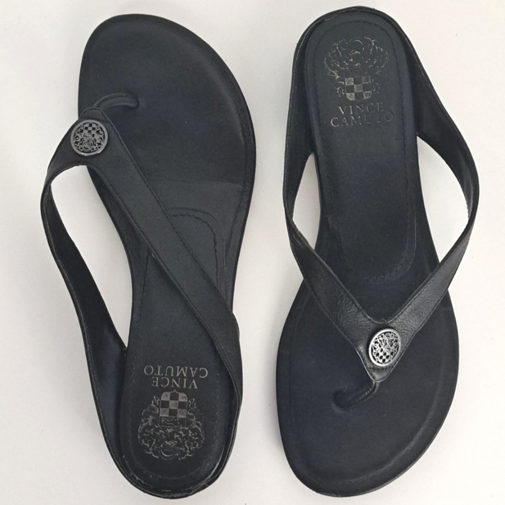 Vince Camuto black leather thong sandals sz8.5